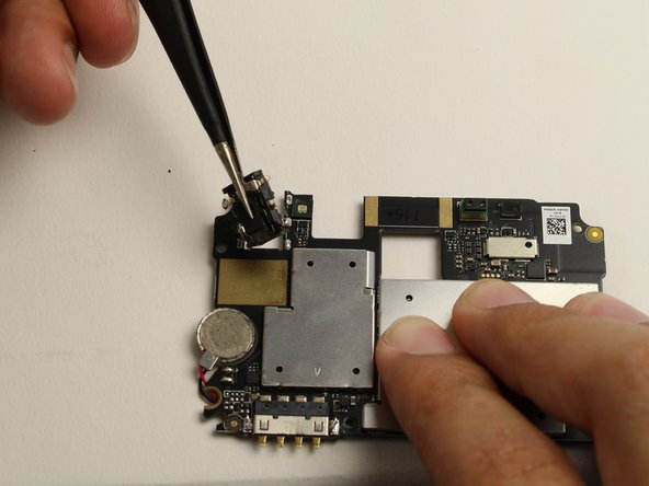 بیرون کشیدن جک هدفون