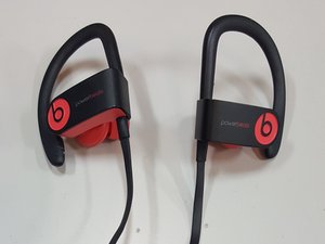 My Powerbeats 3 won't turn on 