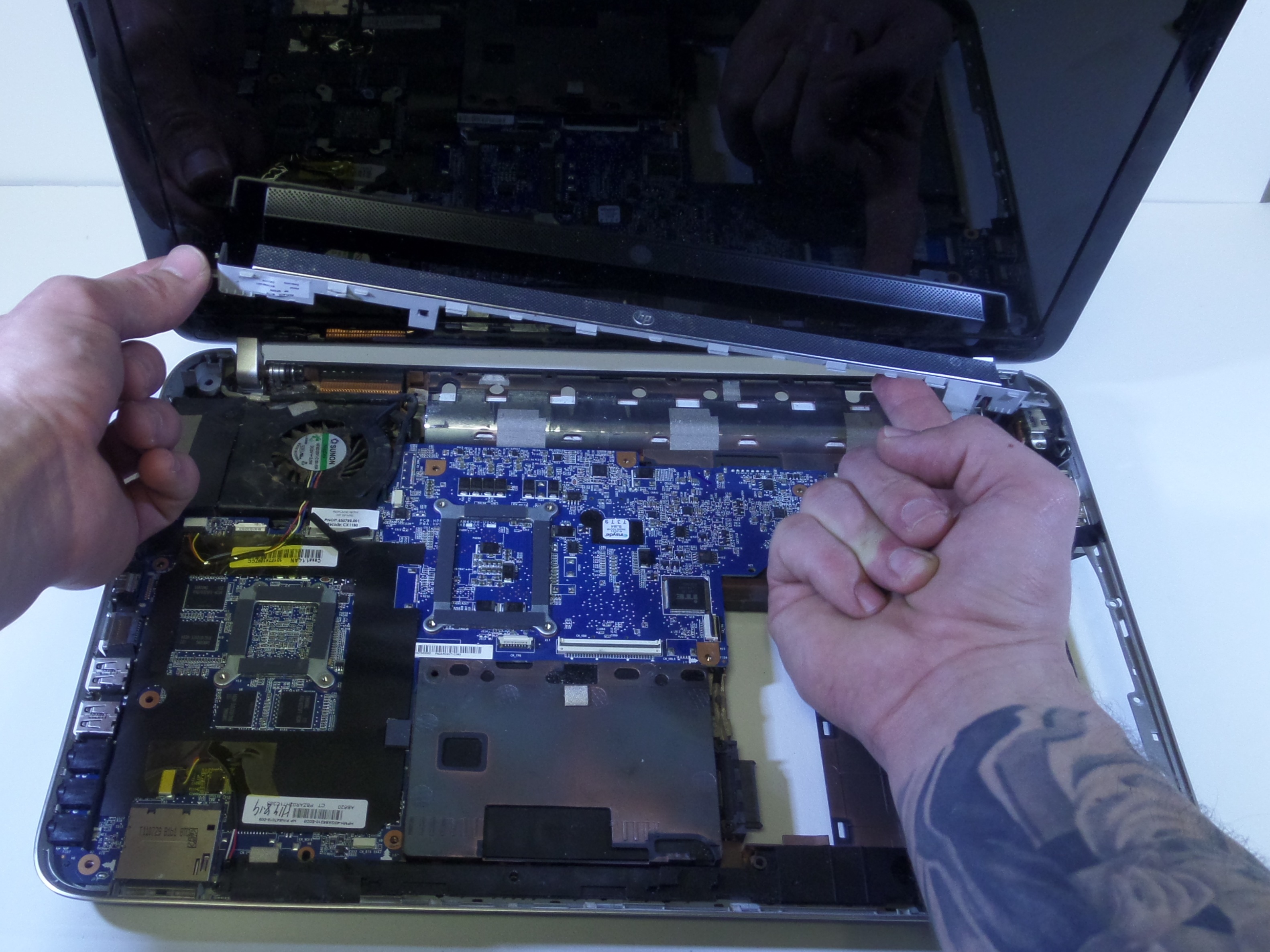 HP Pavilion dv66180us Speaker Replacement iFixit Repair Guide