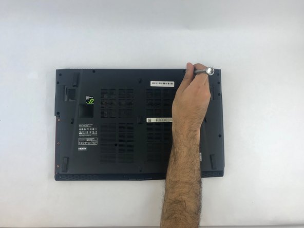 خارج کردن مادربرد لپ تاپ مرحله اول