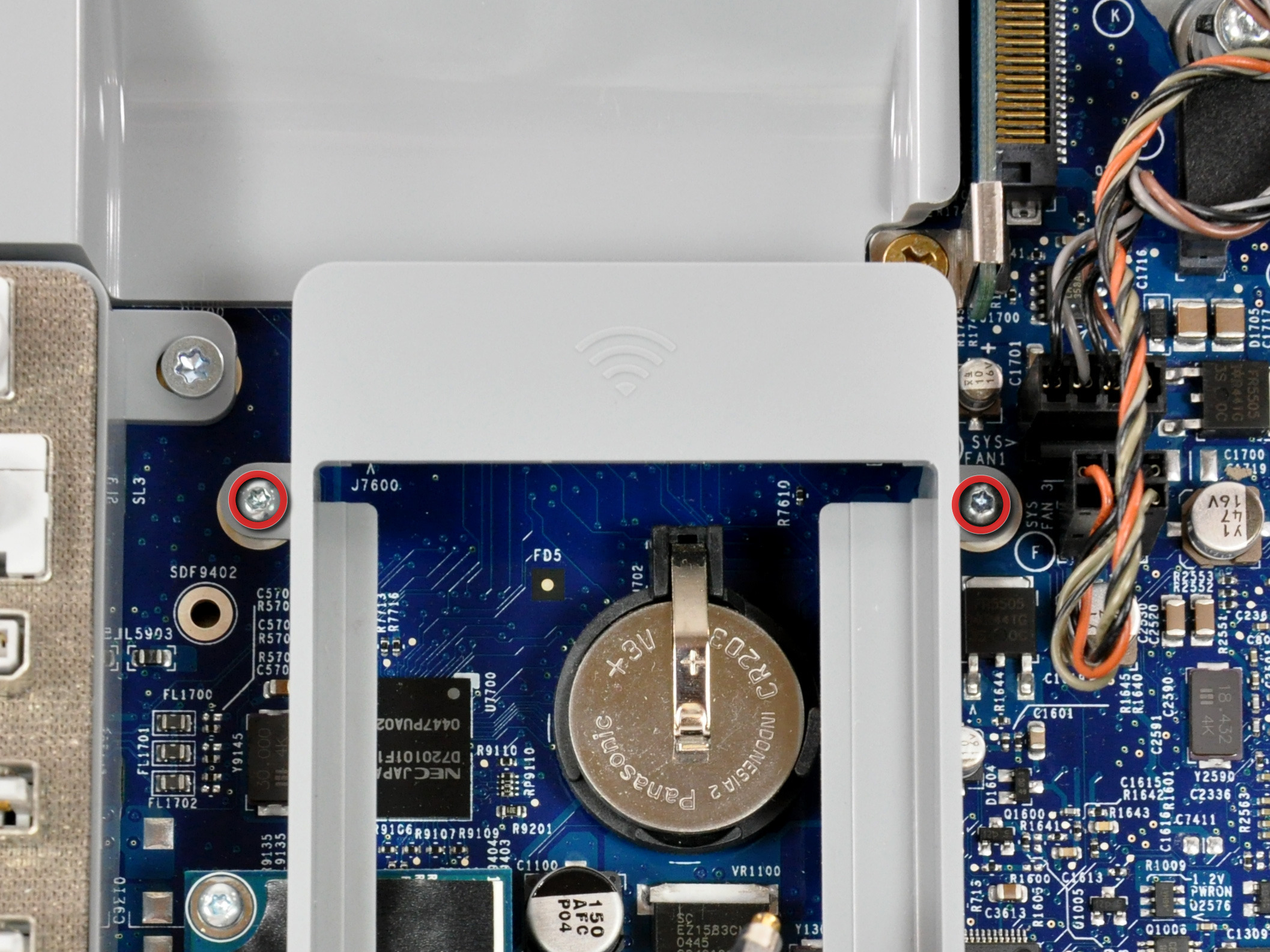 iMac G5 20" Model A1076 PRAM Battery Replacement iFixit Repair Guide