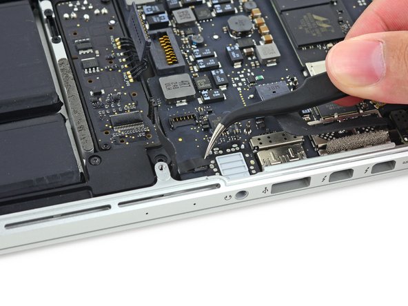 MacBook Pro 13" Retina Display Late 2013 Logic Board Replacement ...