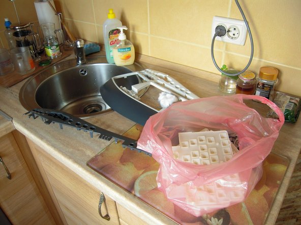 Image 2/3: The key caddies can be washed in the sink.