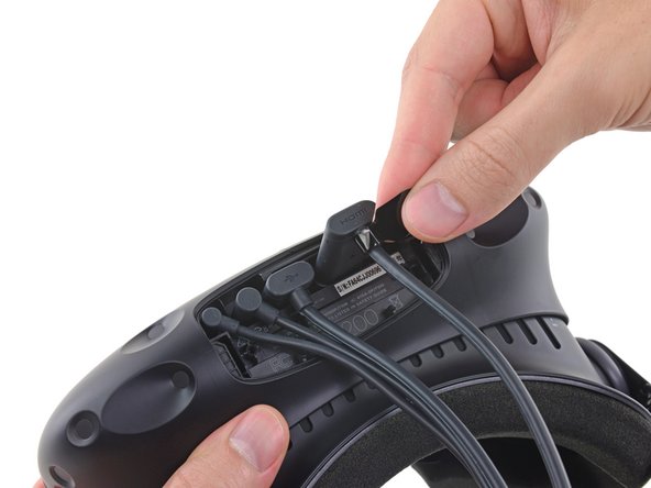 Image 1/3: We also spot a standard 3.5 mm audio jack, DC barrel jack, and a single HDMI port flanked by two USB 3.0 ports.