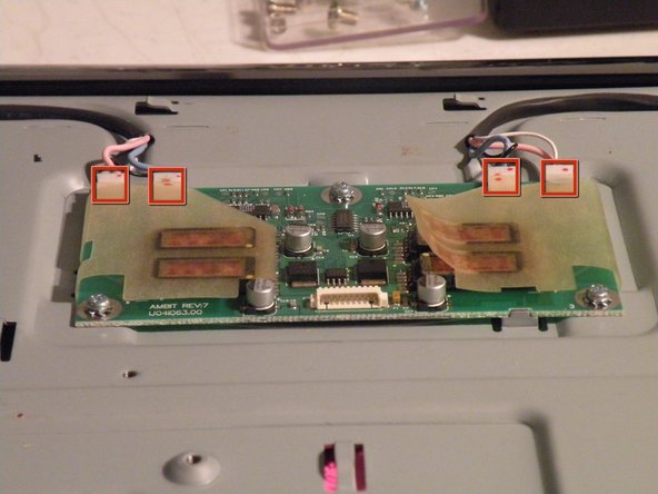 Image 1/3: Remove these 4 connectors, it is important to remeber their order!