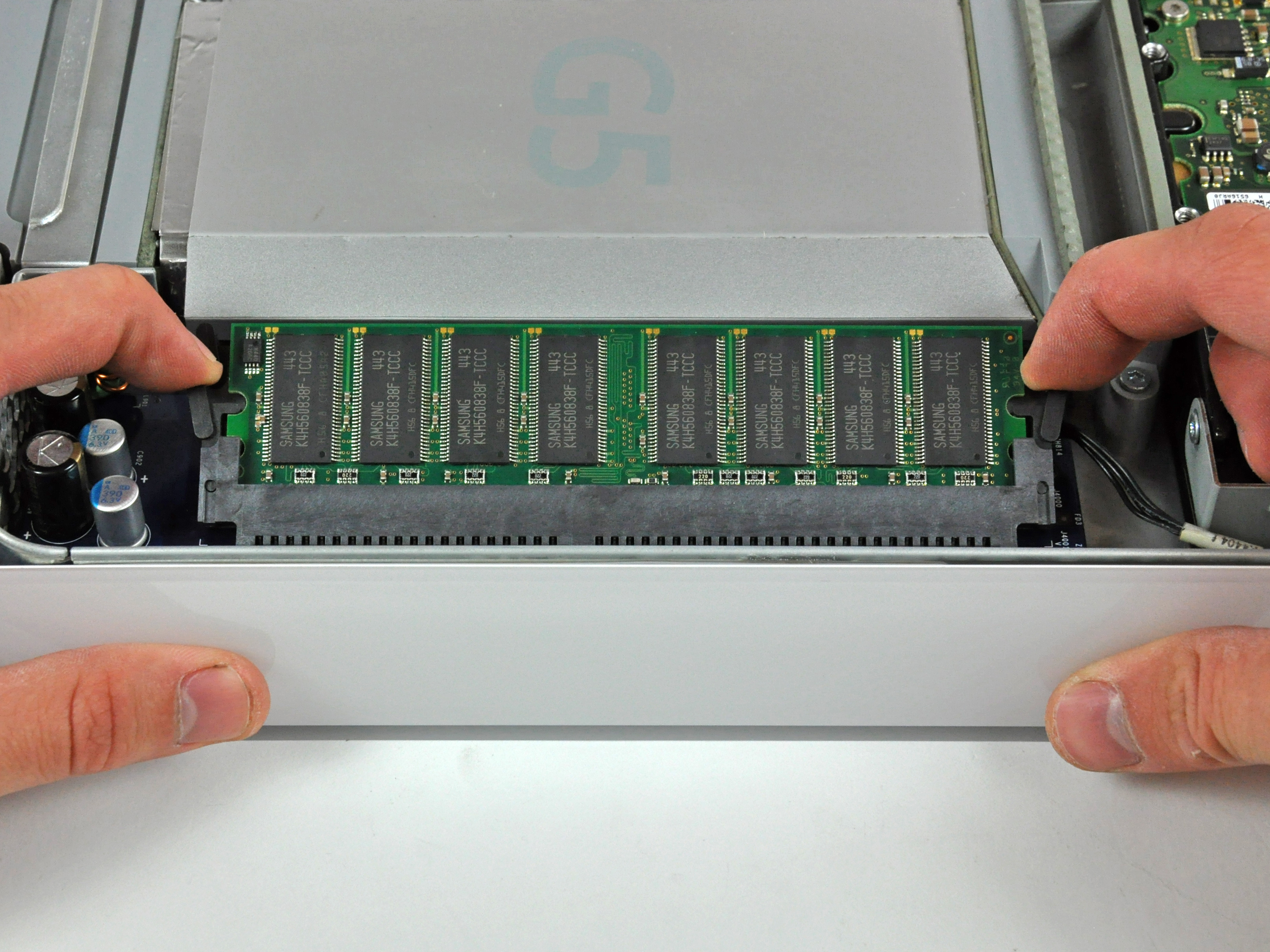 iMac G5 17" Model A1058 RAM Replacement - iFixit