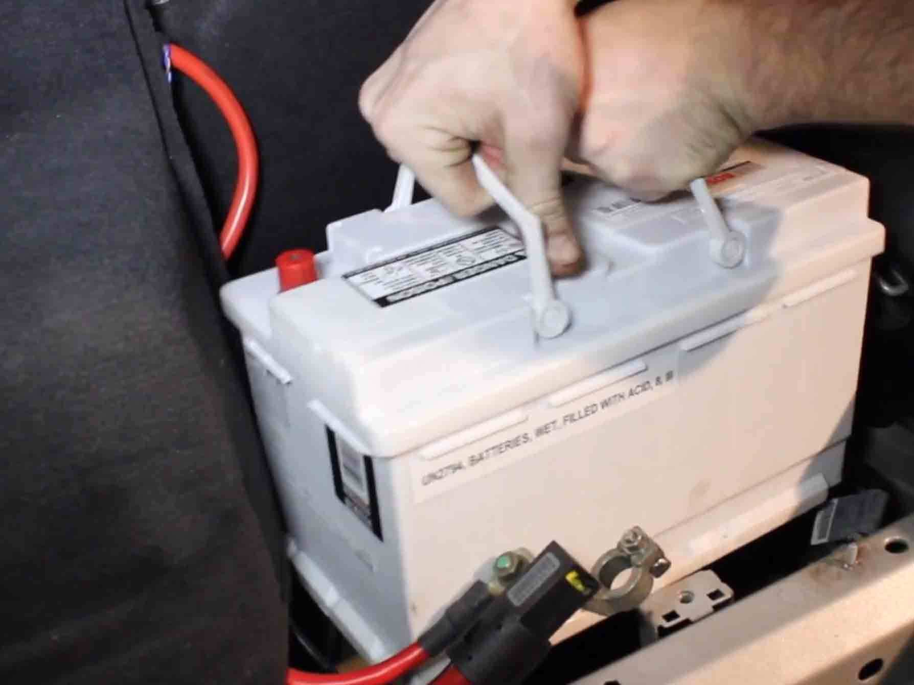 1999-2006 BMW 3 Series E46 Touring Wagon Battery Replacement (1999, 2000,  2001, 2002, 2003, 2004, 2005, 2006) - iFixit Repair Guide