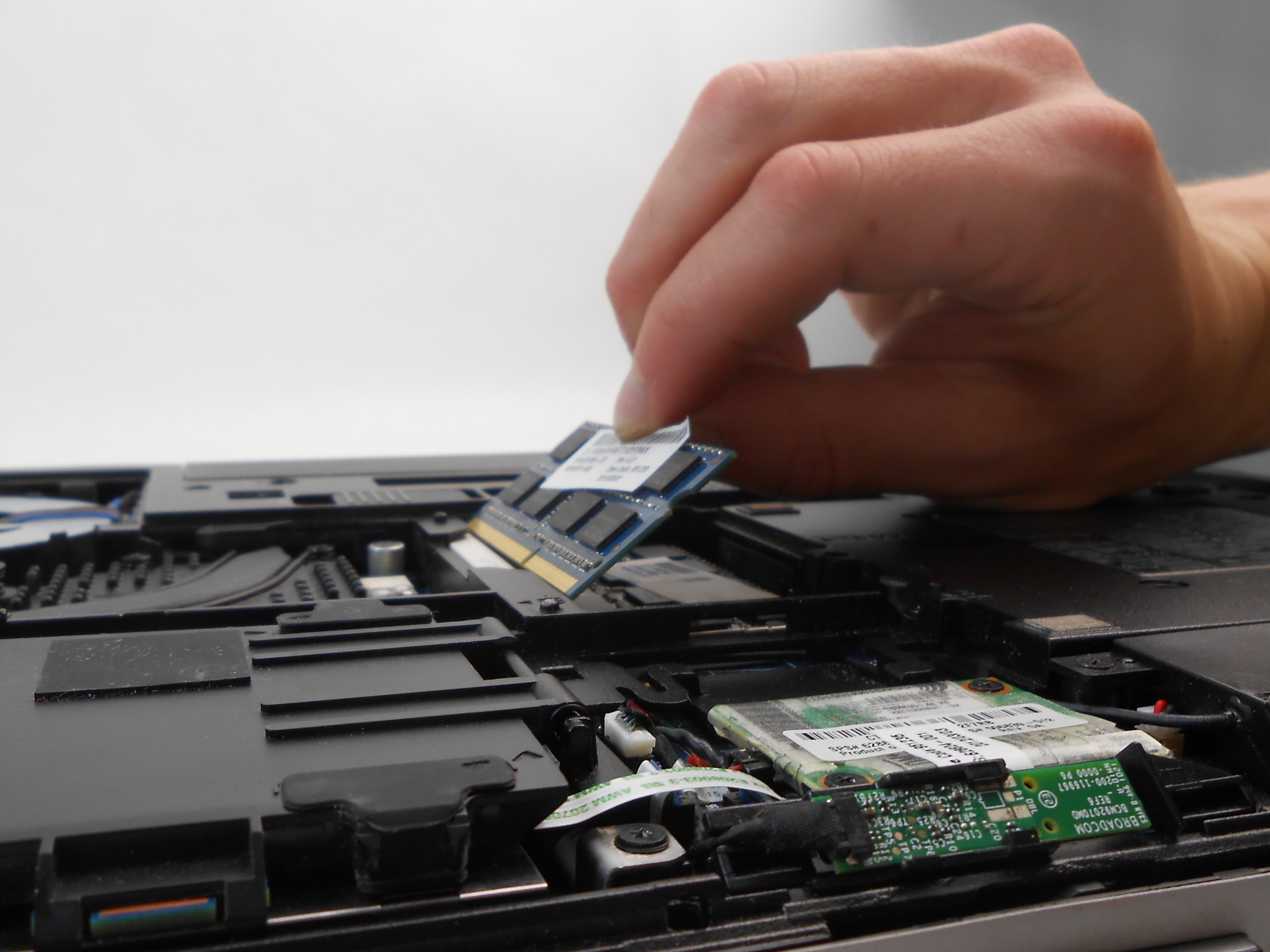 HP Elitebook 8460p RAM (Random Access Memory) Replacement iFixit