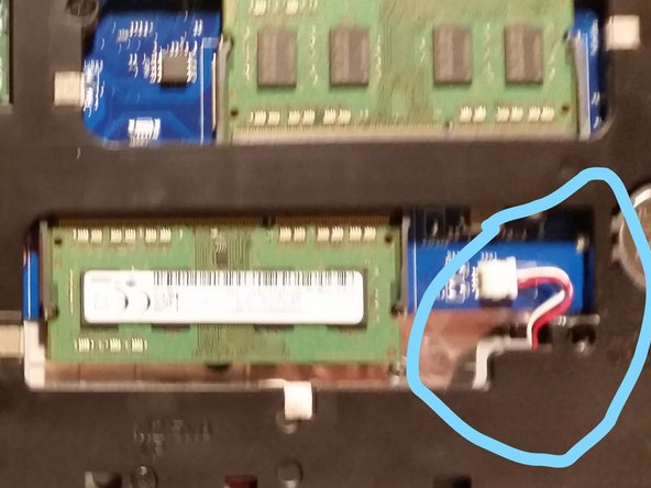 شیوه درست برداشتن پایه لپ تاپ