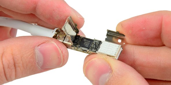 Inside the connector on the Apple Thunderbolt cable