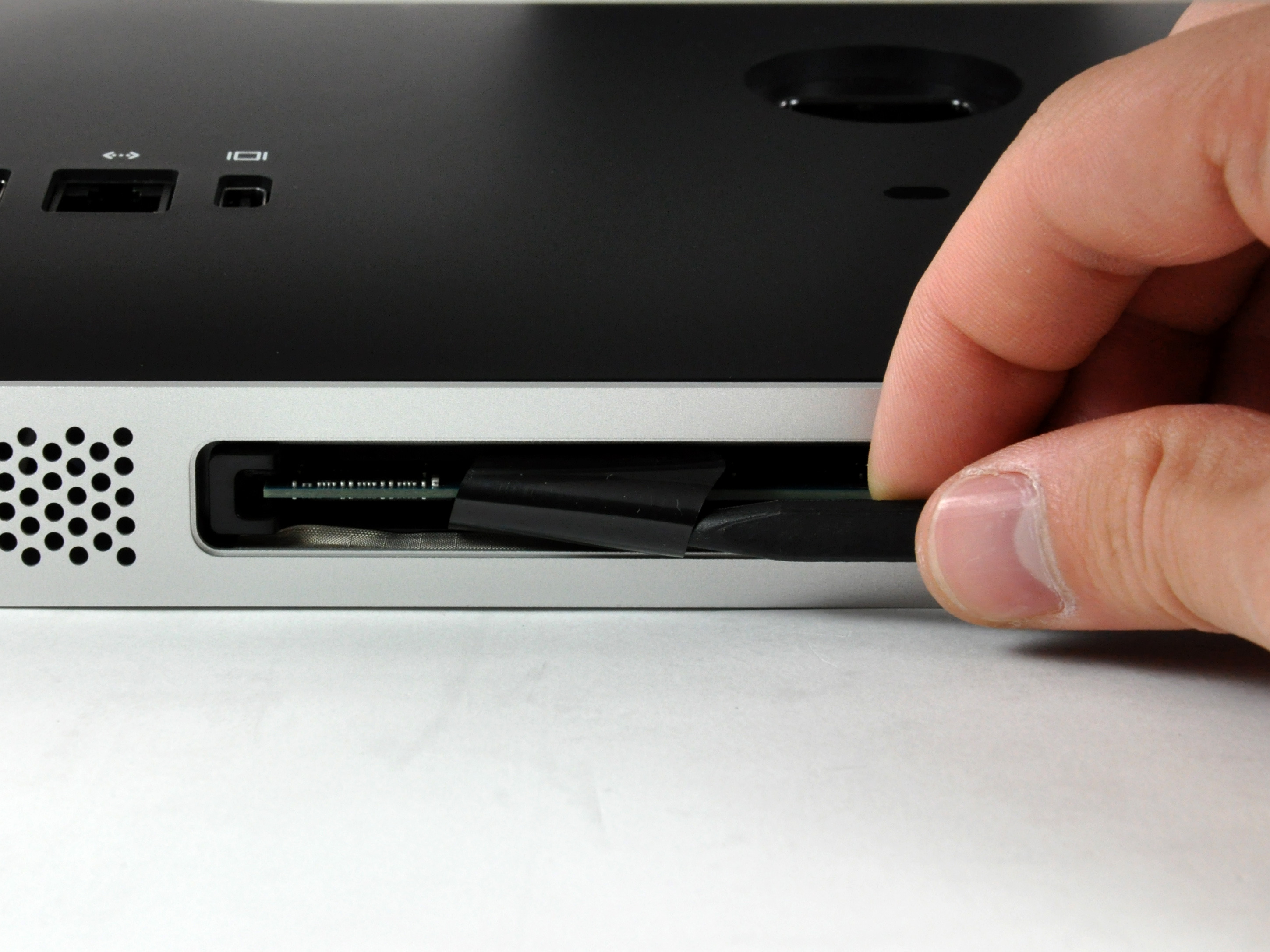 iMac Intel 20" EMC 2133 and 2210 RAM Replacement