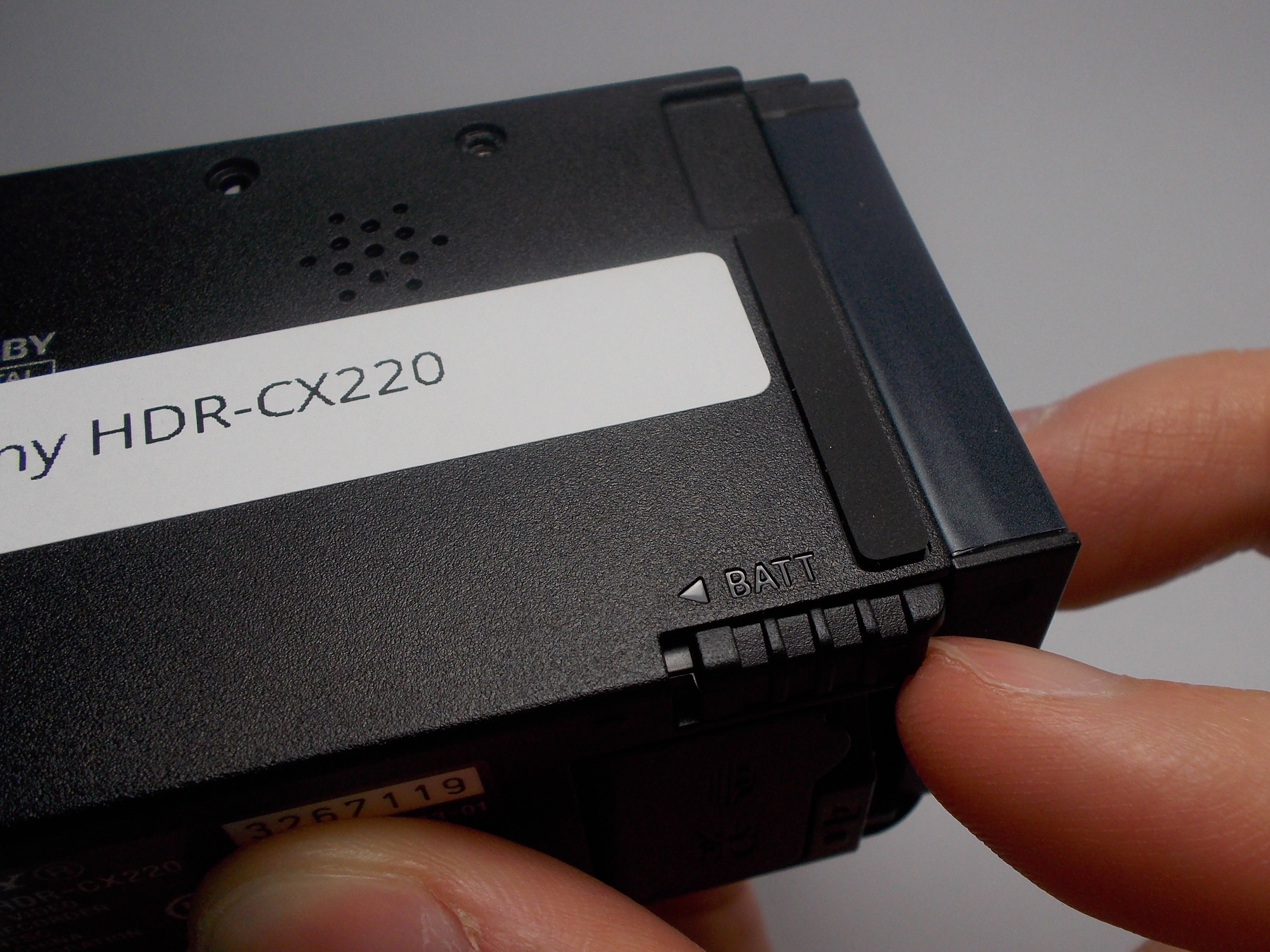 Sony Handycam HDR­CX220 Battery Replacement iFixit Repair Guide