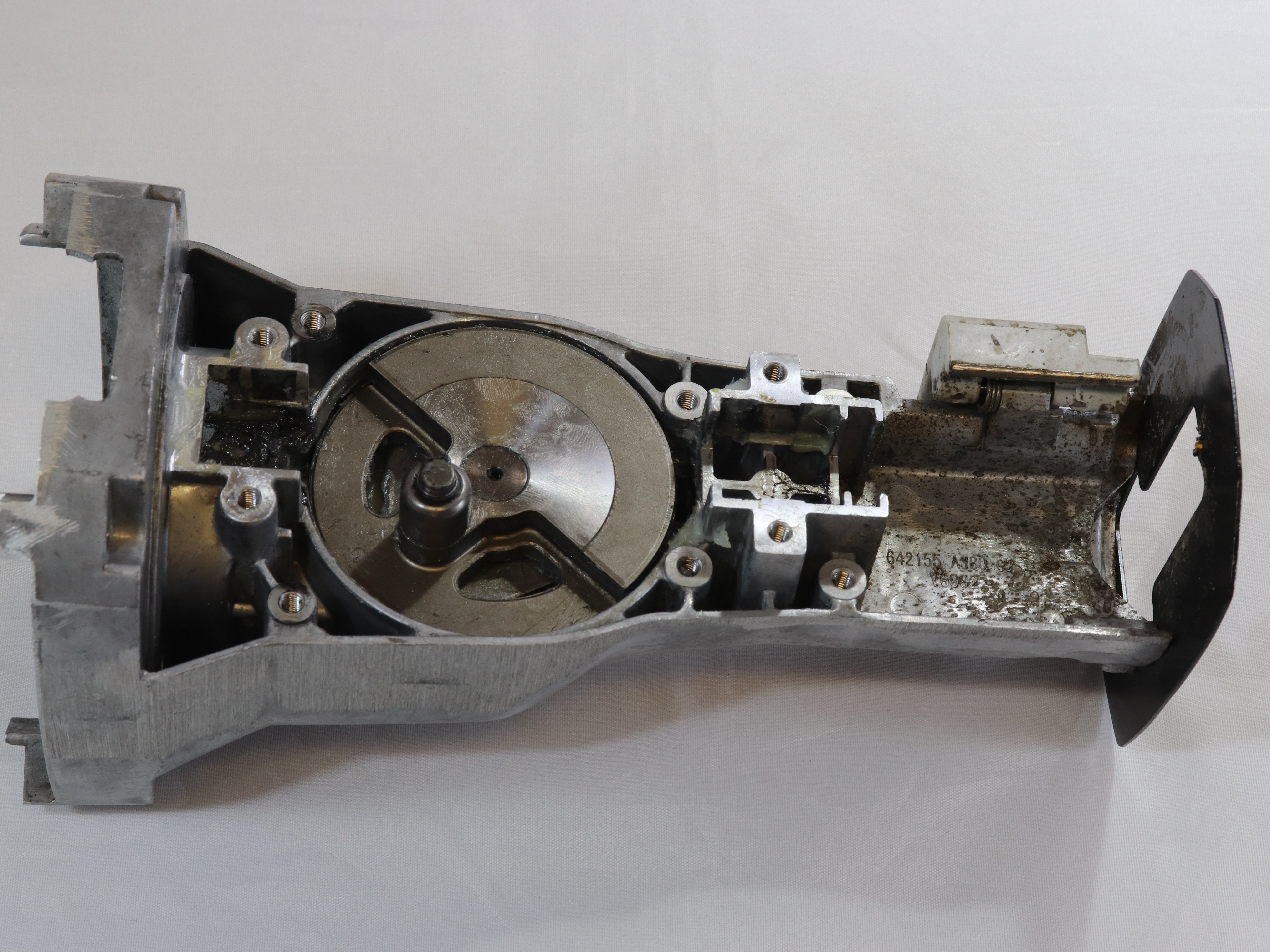 Ryobi RJ1861V Assembly Bar Bearing Replacement iFixit Repair Guide