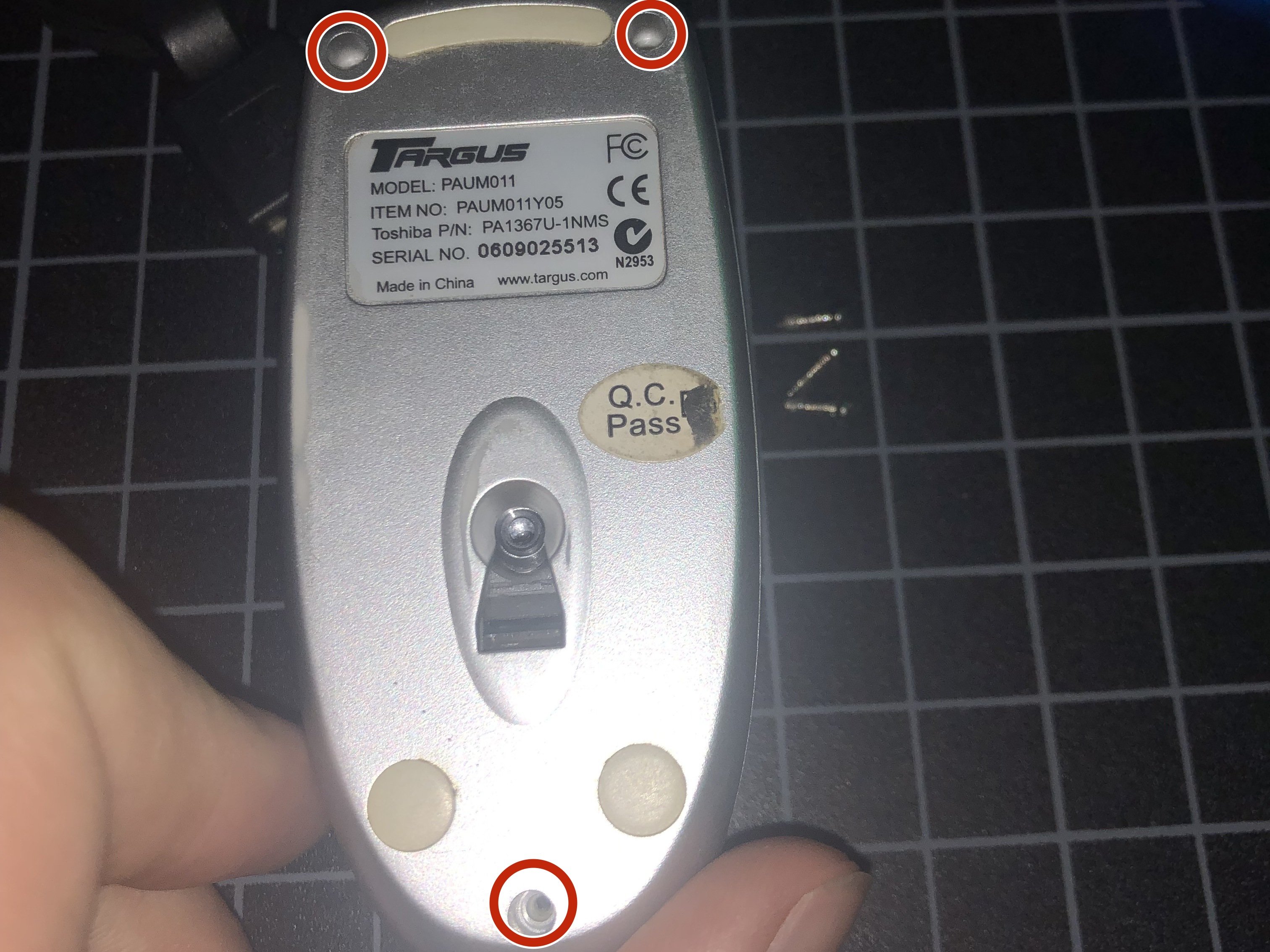 TOSHIBA USB Mini Optical Scroller Mouse with Retractable Cord PA1367U ...