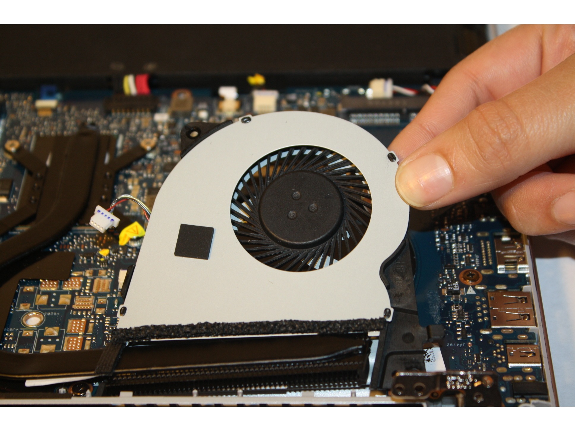 Asus Zenbook UX303L Cooling Fan Replacement iFixit Repair Guide