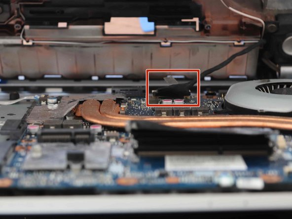 قطع کردن کانکتور مشخص شده با کشیدن نوار پلاستیکی 