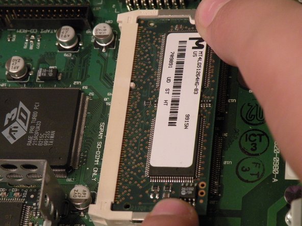 Image 1/3: The 2MB of V-RAM soldered to the logic board: