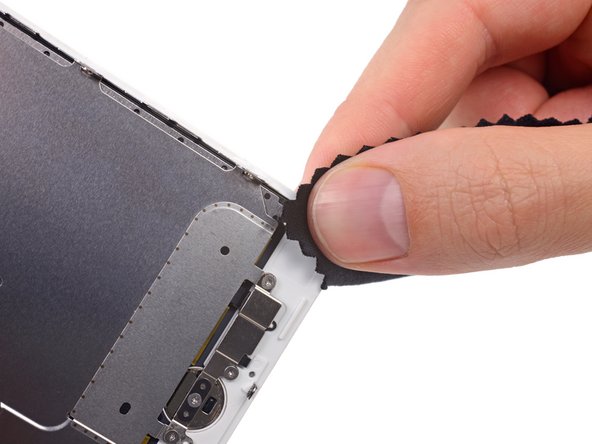 For best results, swipe your cleaning cloth in one direction, not back and forth.