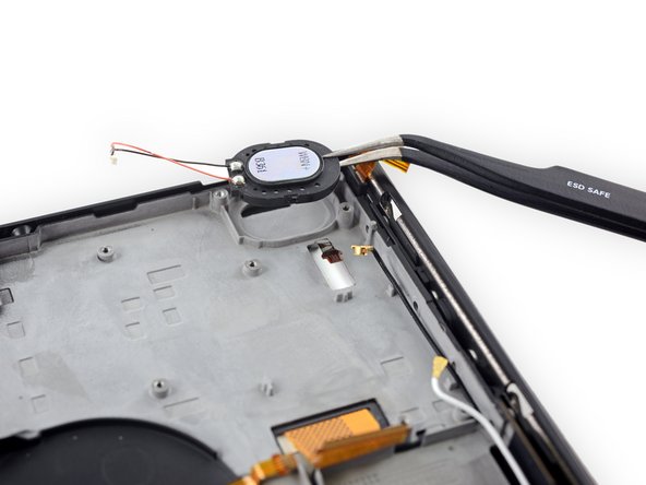 Image 1/3: These speakers are trying hard to pump that bass. The larger diaphragms will displace more air, and a [https://en.wikipedia.org/wiki/Bass_reflex|new_window=true|ported back] allows for booming bass. But initial reports say they still "[http://www.theverge.com/2017/3/1/14772530/nintendo-switch-review-zelda-breath-of-the-wild|new_window=true|favor treble]."