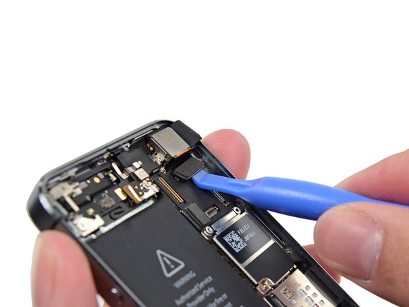 Image 2/2: Be careful to only pry up on the connector, '''not''' the socket itself.