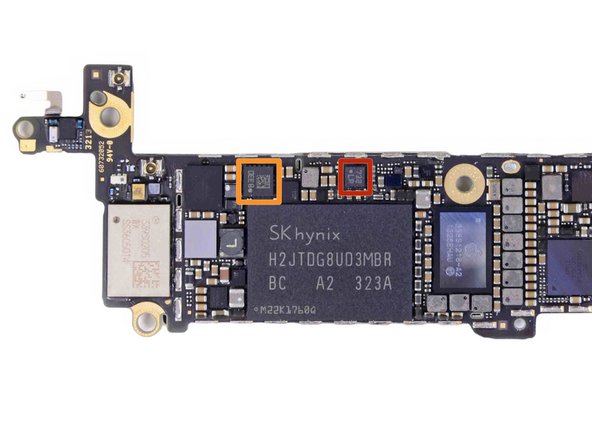 Image 1/2: Bosch Sensortech BMA220 3-axis accelerometer