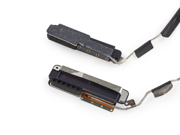 Image 3/3: Just like the iPad Air 2, the Pro's two antennas use [https://en.wikipedia.org/wiki/MIMO|MIMO technology|new_window=true] to provide 802.11ac Wi-Fi speeds of up to 866 Mbps, and LTE speeds of up to 150 Mbps.