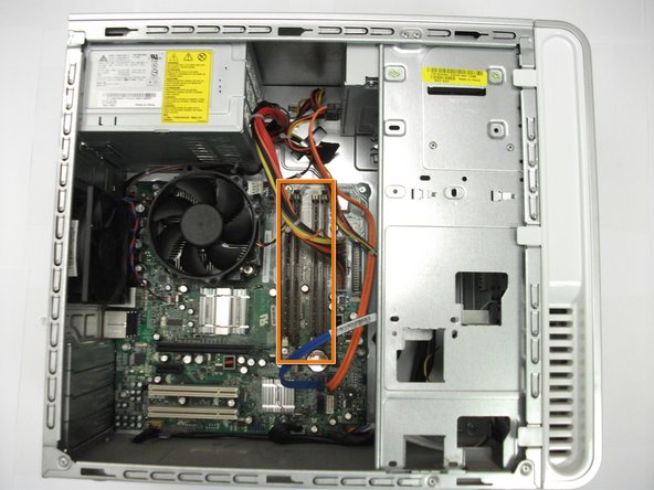 Image 1/1: Locate the four sticks of RAM.