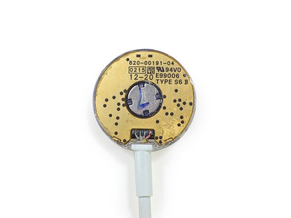 Image 3/3: Apple has been notably absent from the ongoing fray over wireless charging standards. Some have speculated that Apple has been [http://www.computerworld.com/article/2896775/why-apple-may-go-its-own-way-with-wireless-charging.html|devising their own|new_window=true] method for inductive charging. Recent Apple patents covering an [http://appleinsider.com/articles/14/08/28/apple-exploring-double-duty-nfc-inductive-charging-coil-for-smartwatches-mobile-phones|integrated NFC/inductive charging coil|new_window=true] support these hypotheses.