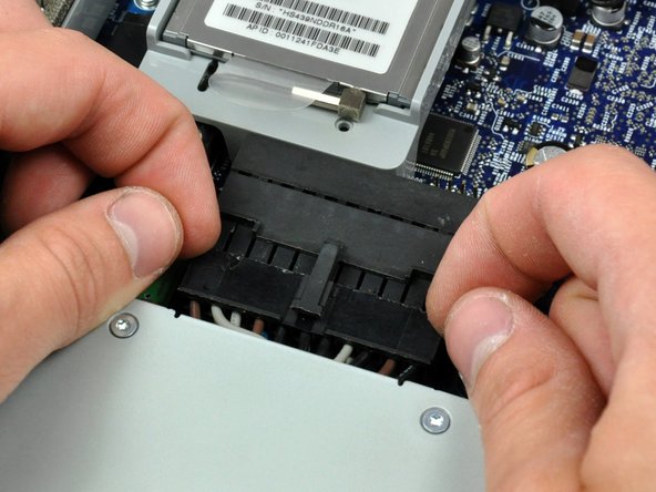 Image 1/1: This step is very simple if you remove the power supply first.