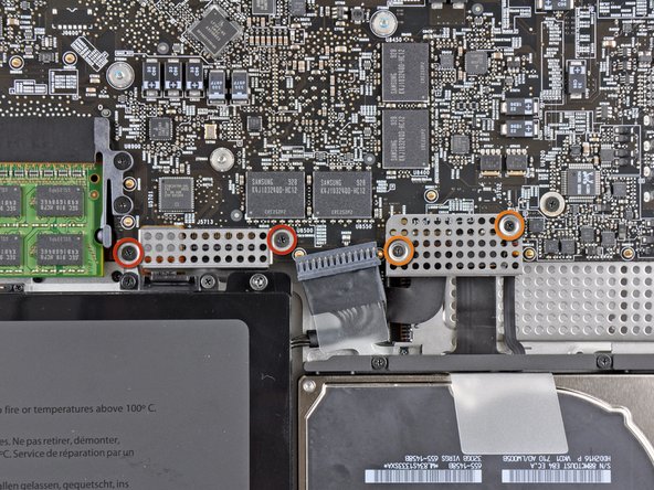 Image 1/3: Two 3.5 mm Phillips screws