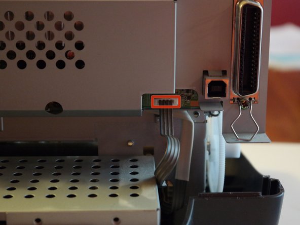 باز کردن 4 پیچ نازک