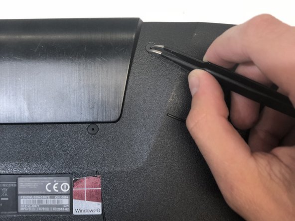 یرداشتن 4 بست پلاستیکی با موچین