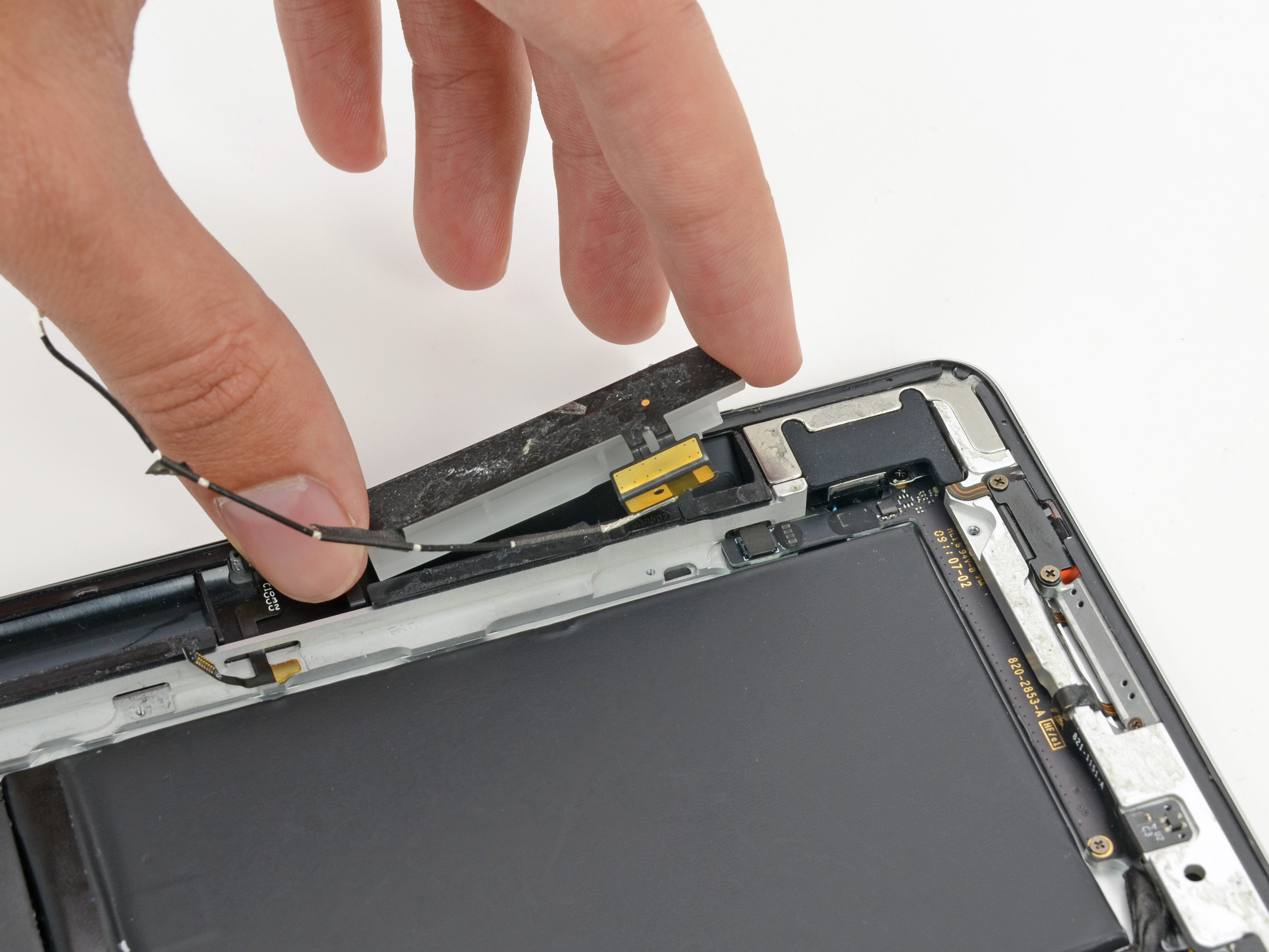 iPad 2 CDMA Right Cellular Data Antenna Replacement iFixit Repair Guide