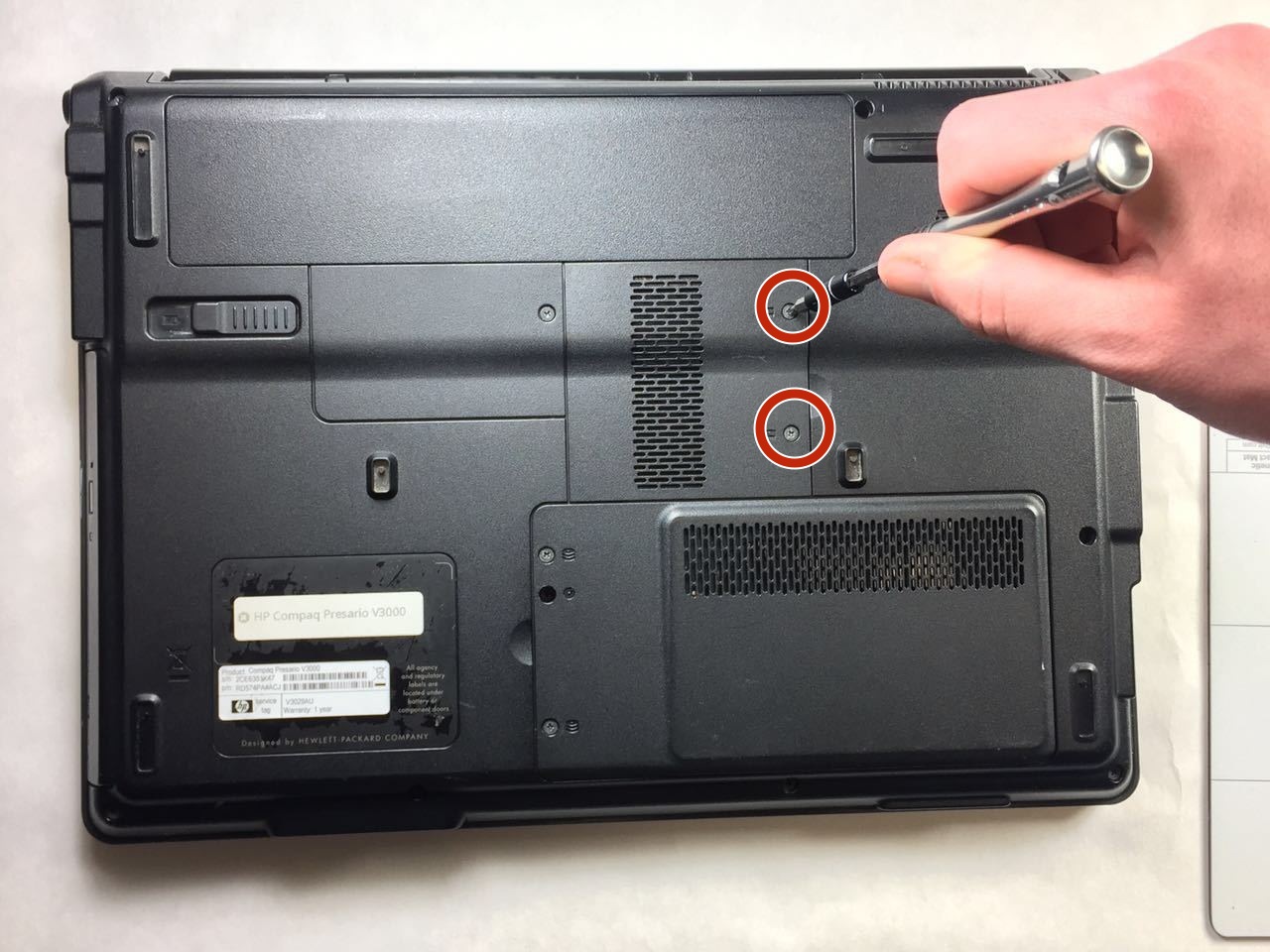 HP Compaq Presario V3000 RAM Replacement - iFixit Repair Guide