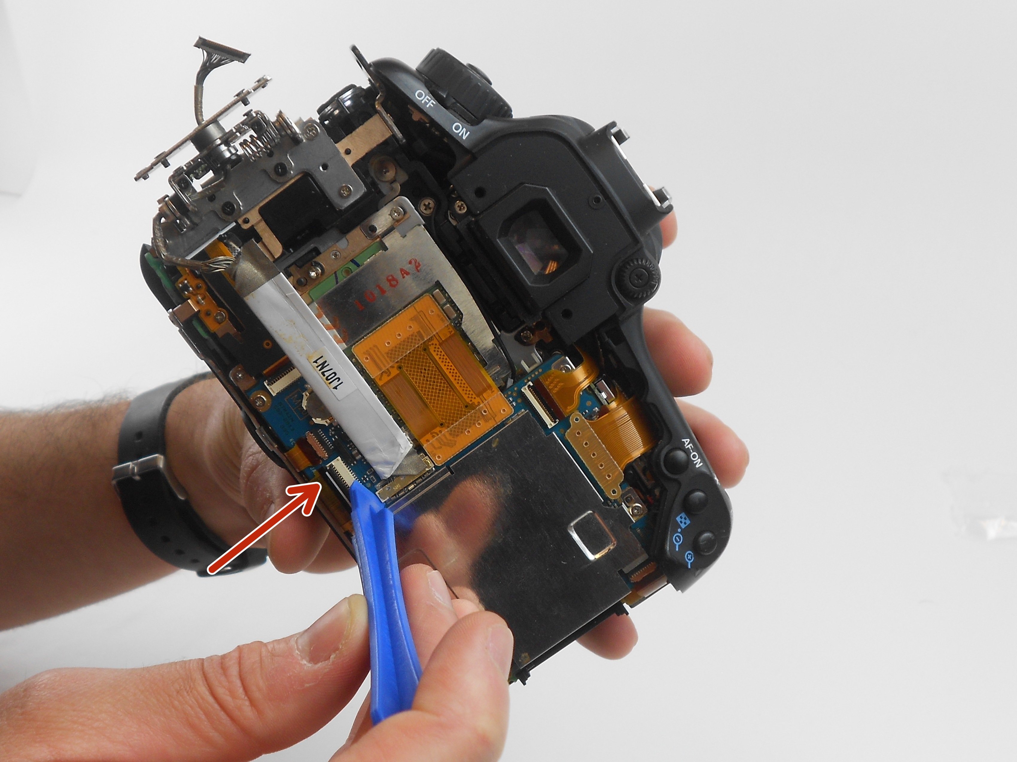 Canon EOS 60D LCD Screen Swivel Assembly Replacement