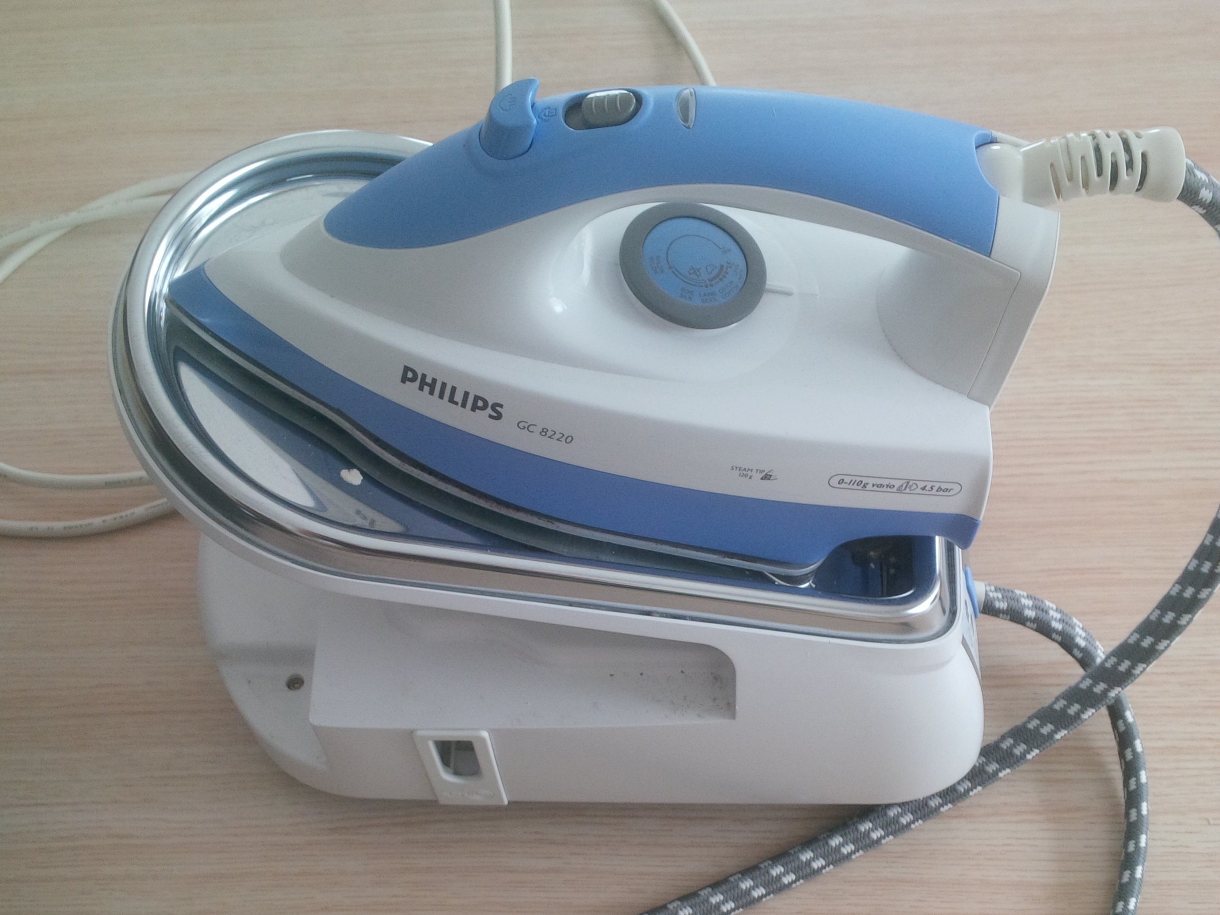 Philips Pressurised Steam Generator GC8220 Teardown iFixit