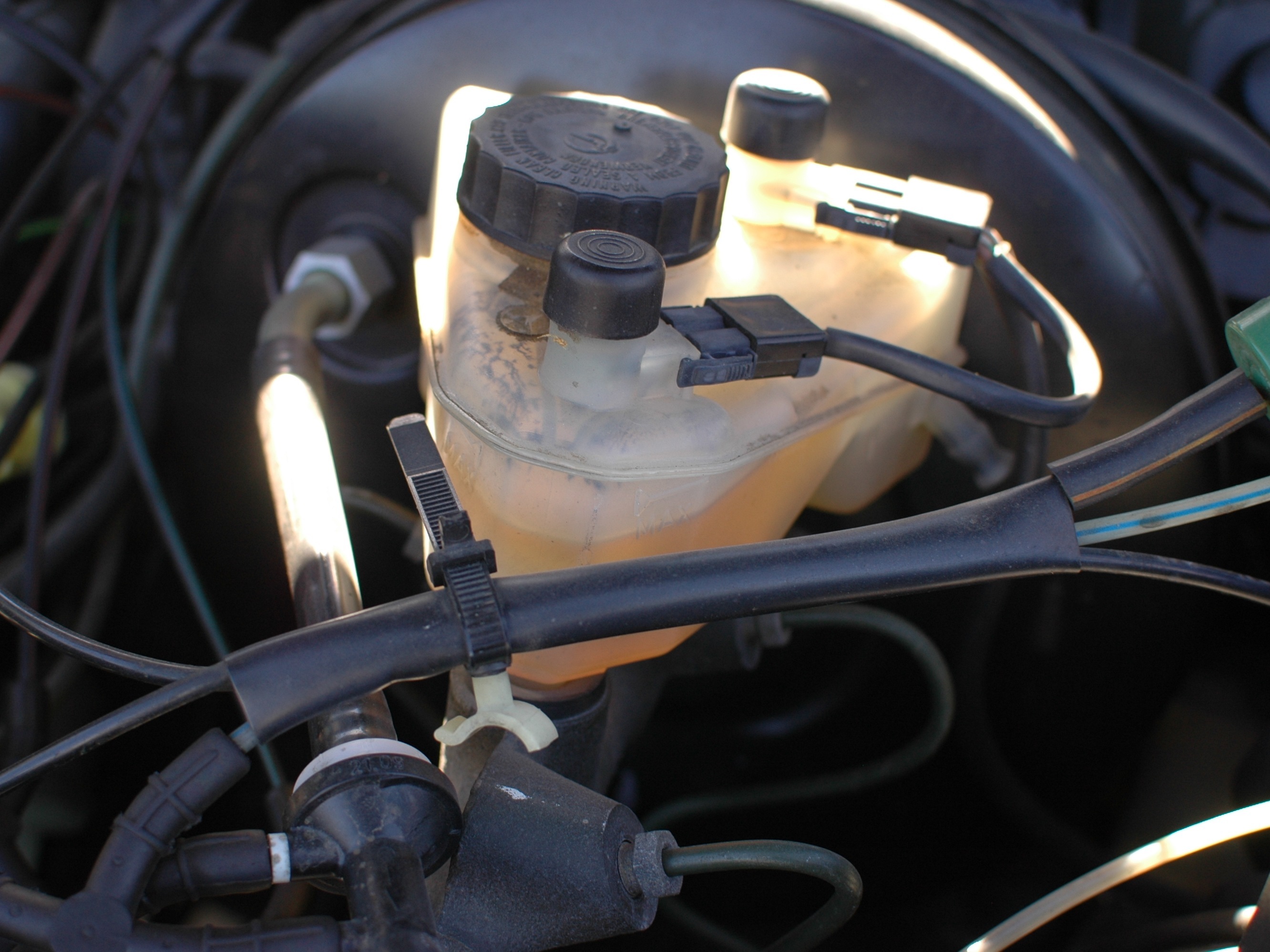 How to check the Brake Fluid Level in your Mercedes W123 iFixit