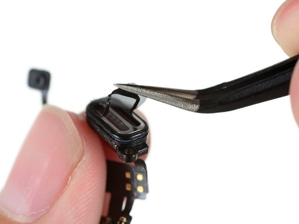 Image 2/3: This pumping action, along with an automatic display shutoff, enables Apple Watch's swimming modes without risking damage to any critical components.