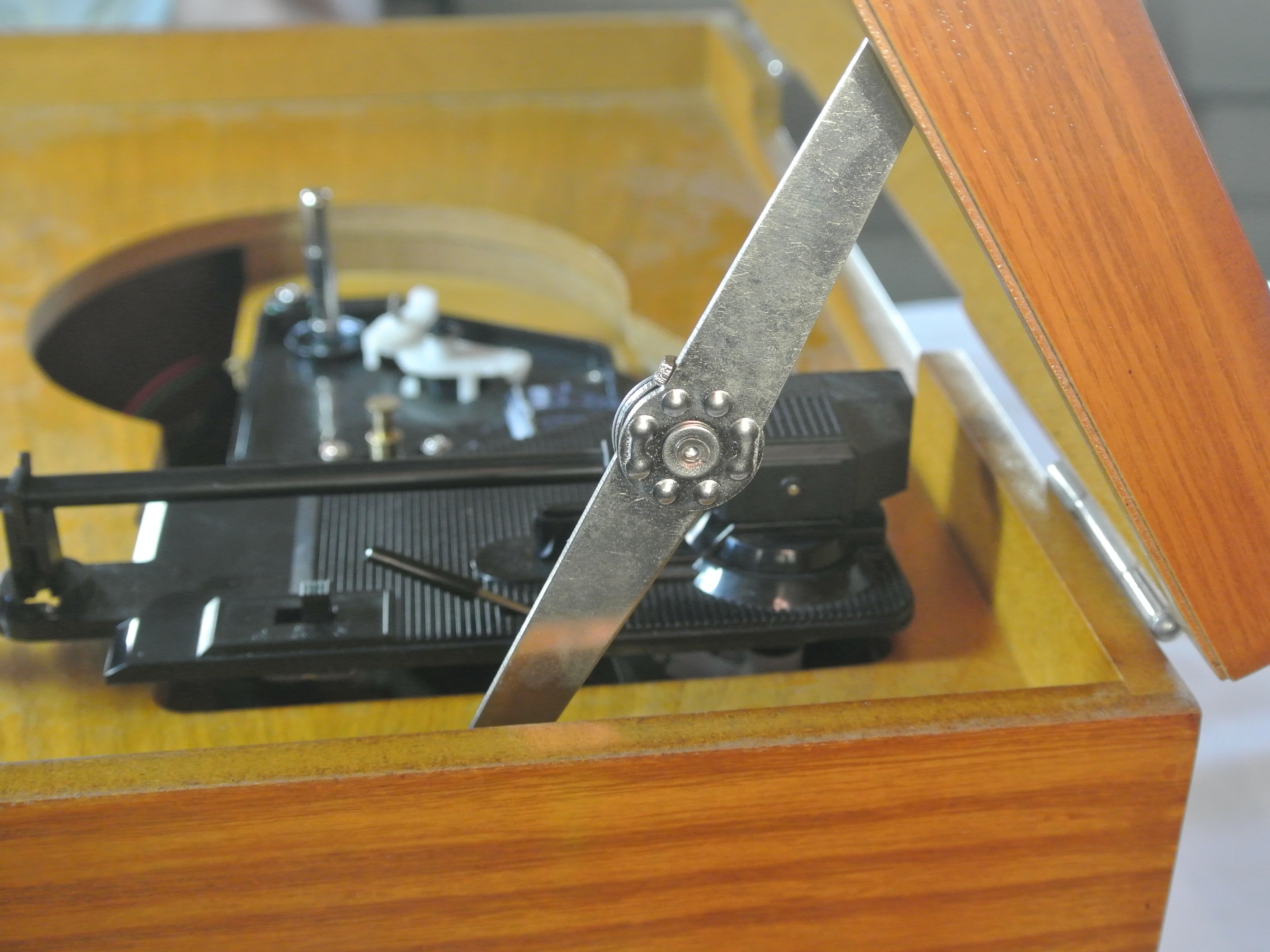 Crosley CR42 Lid Hinge Replacement iFixit Repair Guide