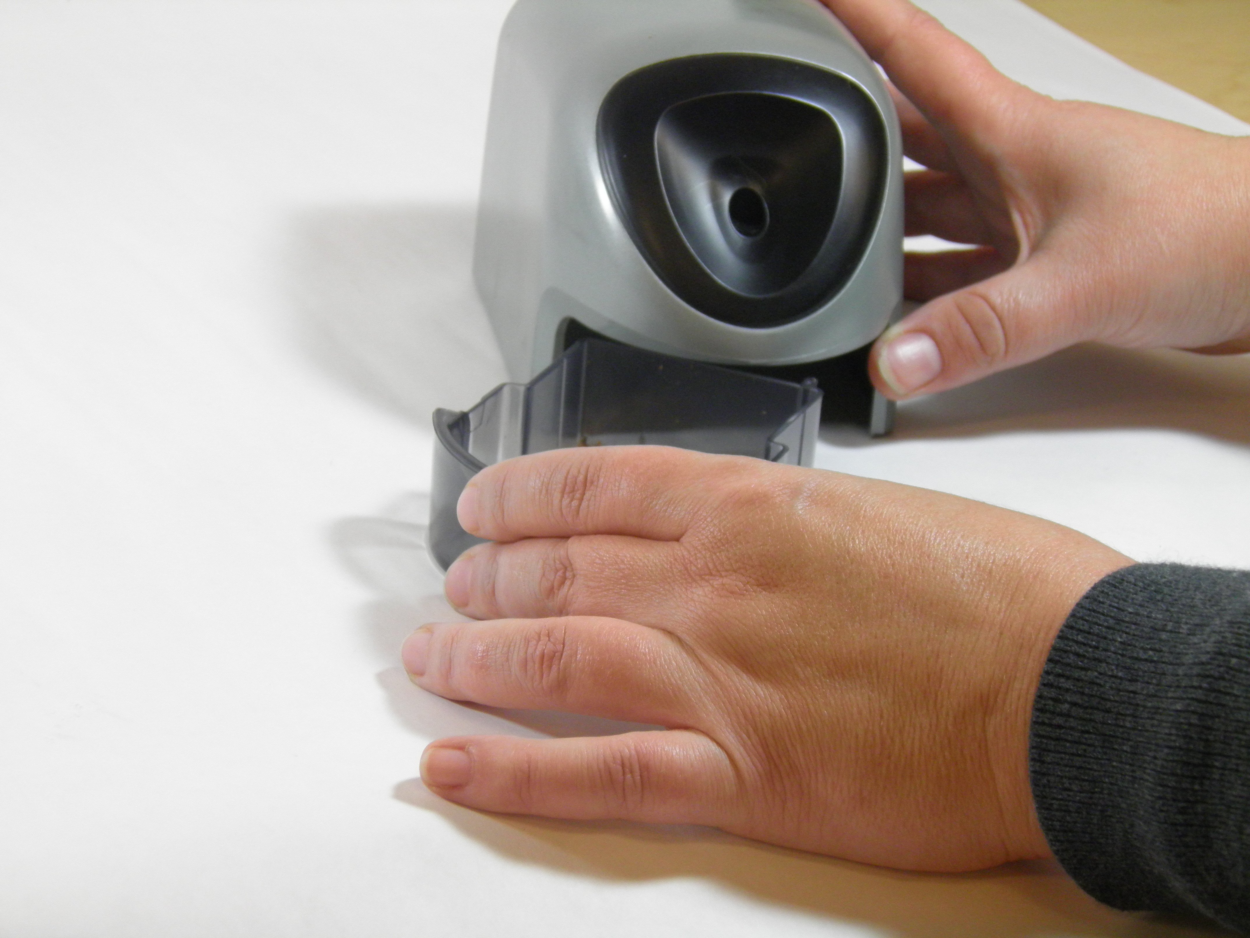 Staples 34462 Electric Pencil Sharpener Cover iFixit Repair Guide