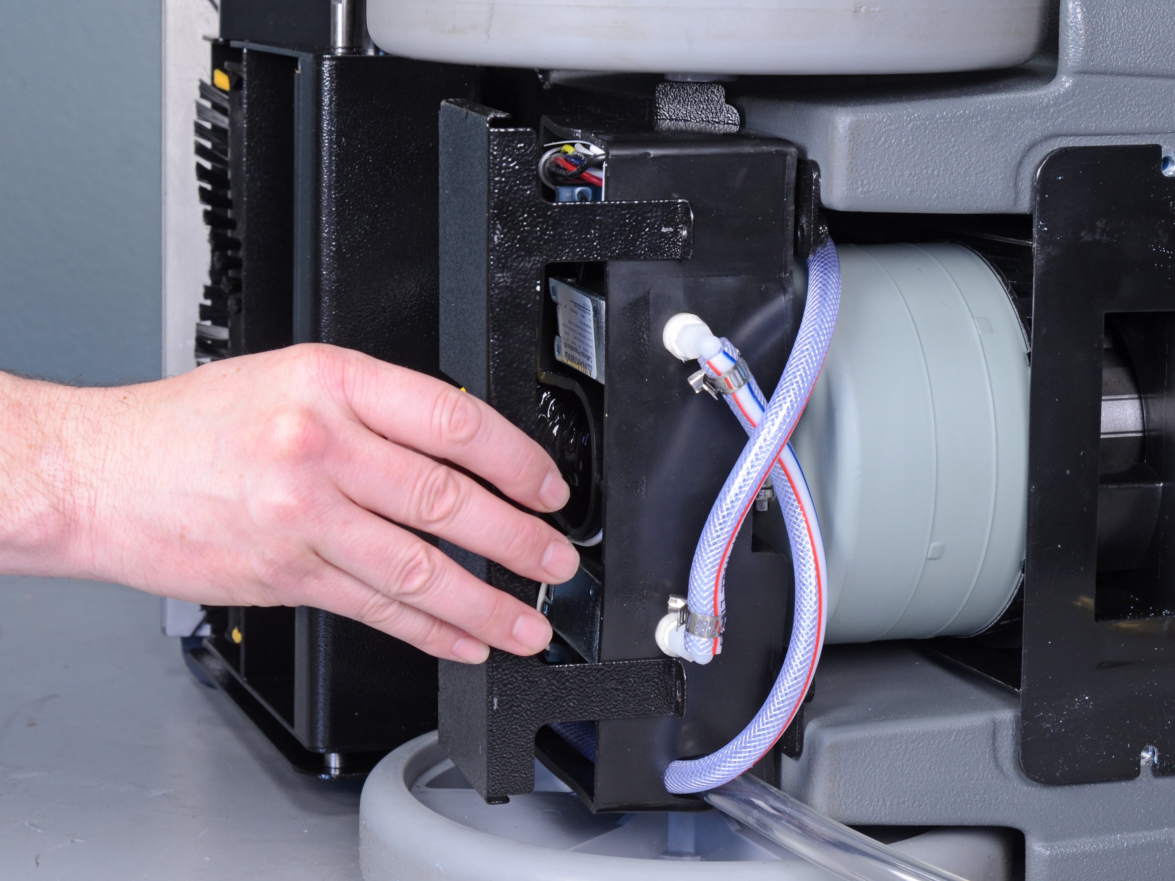 Karcher Carpet Cleaner BRC3015C 2018 Pump Cover Replacement iFixit