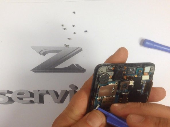 Remove the cables that are highlighted in red, before continuing to the screen.