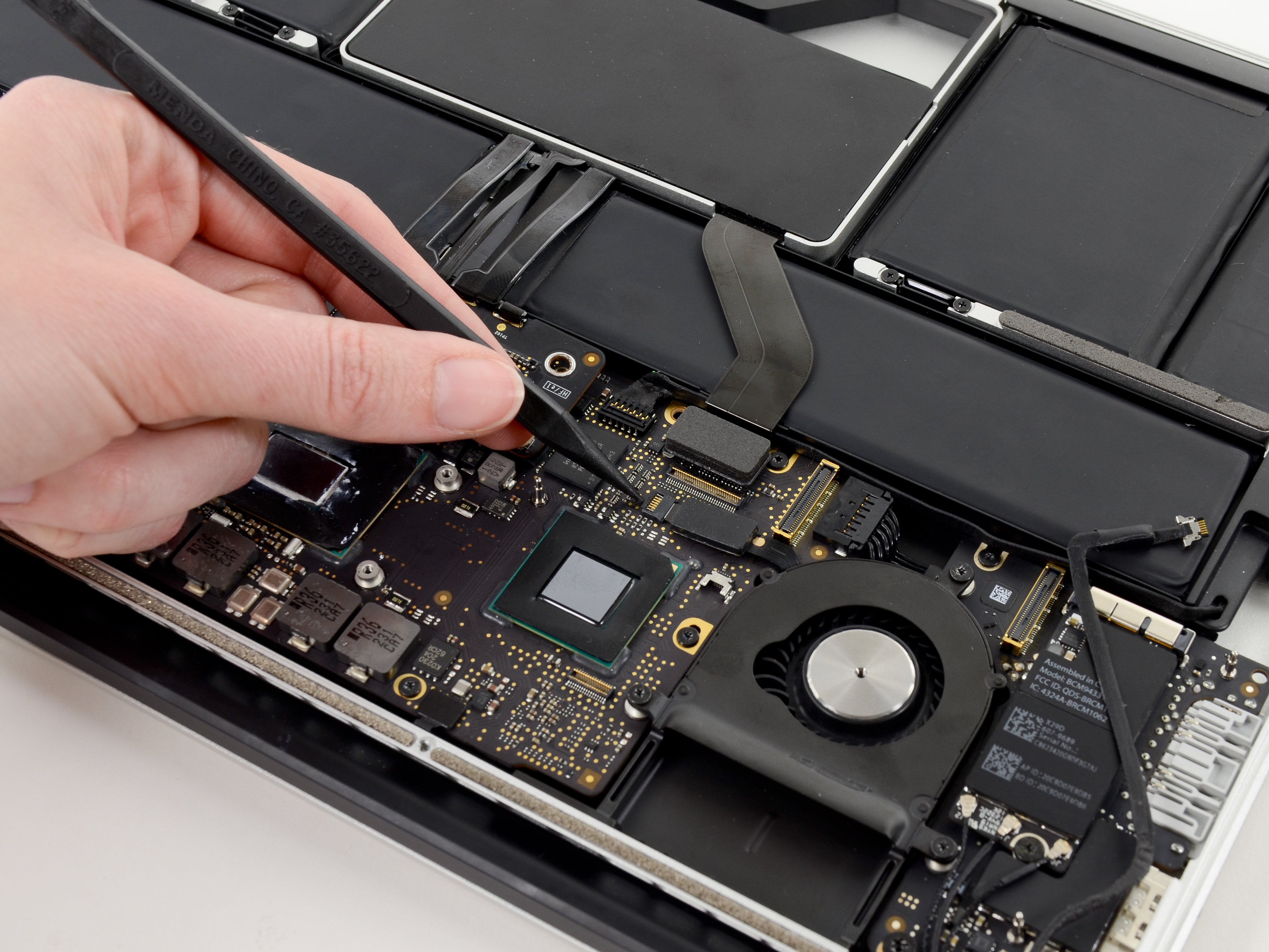 MacBook Pro 13" Retina Display Late 2012 Right Fan Replacement iFixit