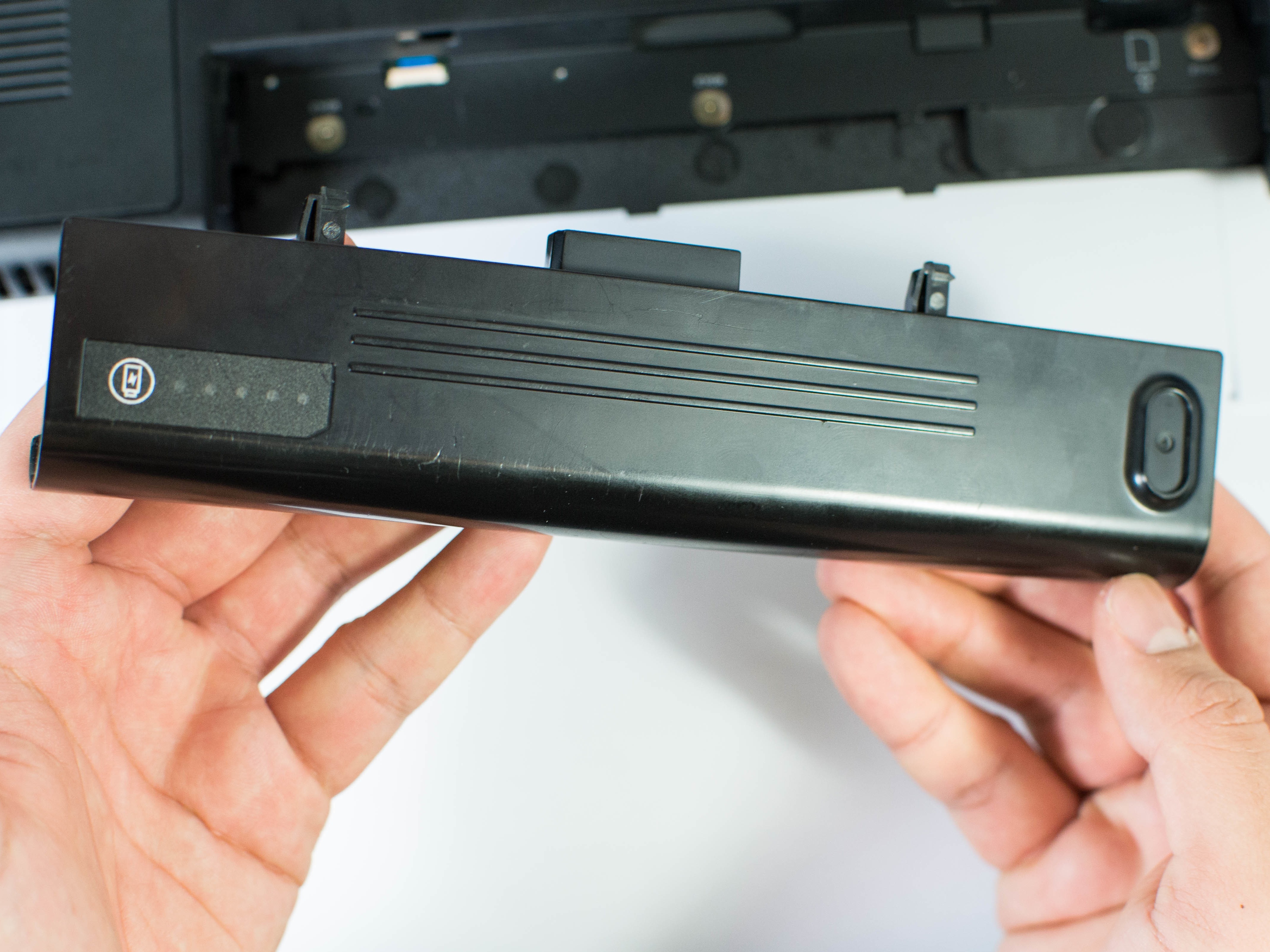 Dell XPS M1530 Battery Replacement - iFixit Repair Guide