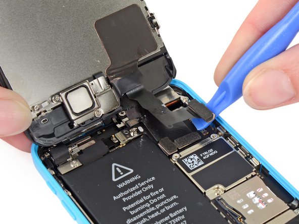 Image 2/2: Be sure to '''only''' pry up on the connector, and not on the socket on the logic board.