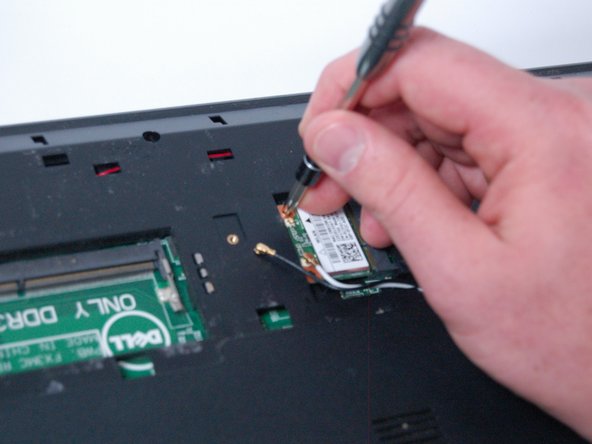 کابل های مشکی و سفید آنتن