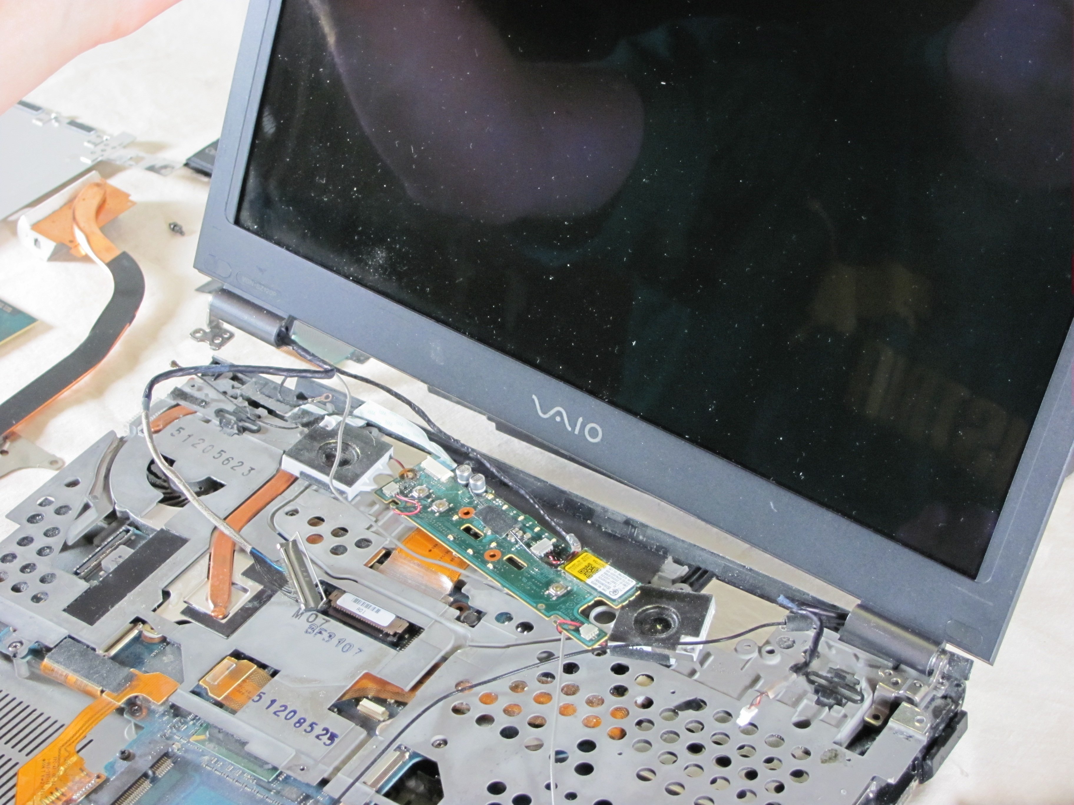 Sony Vaio PCG6J2L screen Replacement iFixit Repair Guide