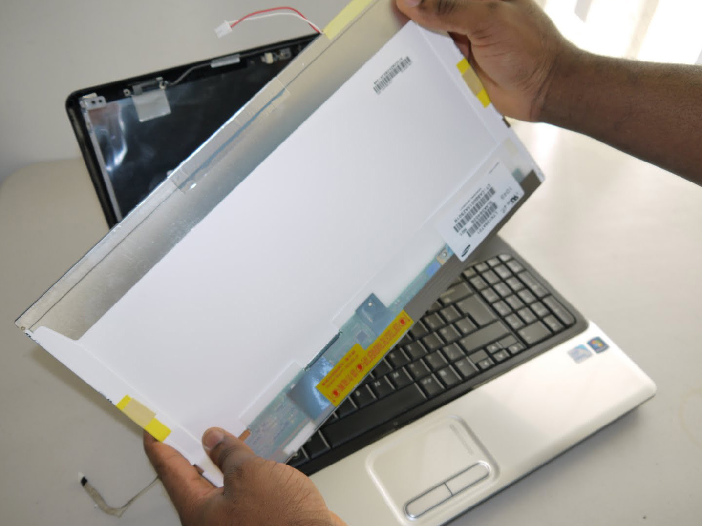 Display. Compaq Presario CQ60 Repair ...