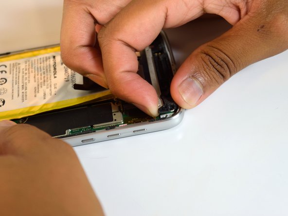 شل شدن گیره کاور دوربین