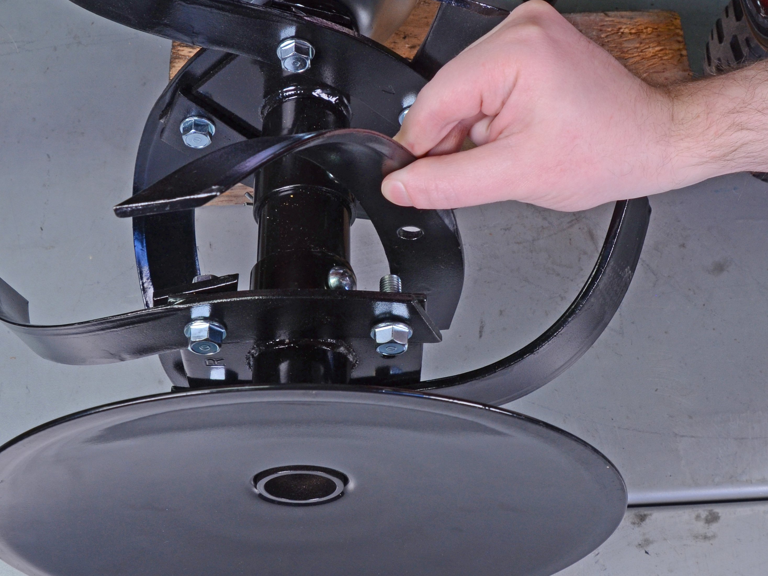 Honda FC600 Tiller Tine Replacement - iFixit Repair Guide